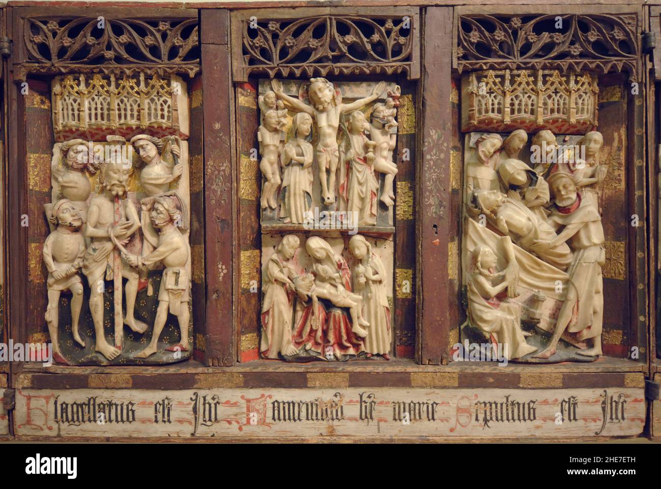 Bode-Museum, Museumsinsel, Berlino - Flügelretabel mit Szenen aus der Leidensgeschichte Christi, Alabasterreliefs in Holzschrein, ursprüngliche Teilfas Foto Stock