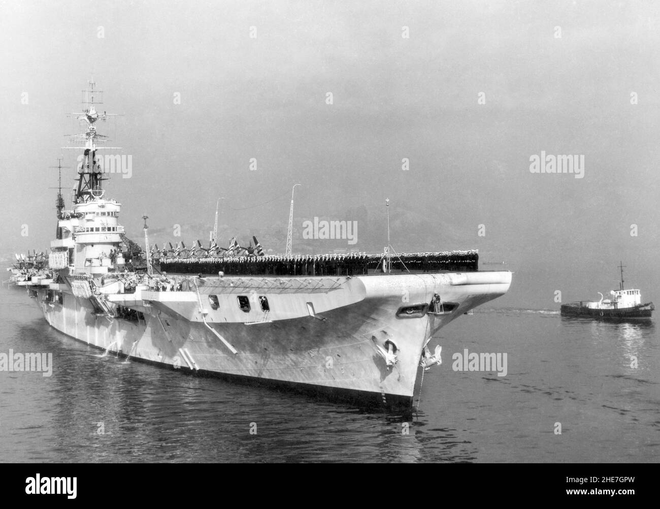 HMS Theseus R64 Colossus portaerei di classe una nave da guerra della Royal Navy britannica Foto Stock