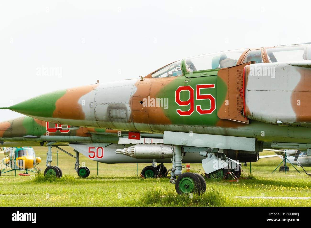 Il Sukhoi su-24 Fencer supersonico, velivolo d'attacco per tutte le condizioni atmosferiche nel Museo dell'Aviazione Belarusiana Foto Stock