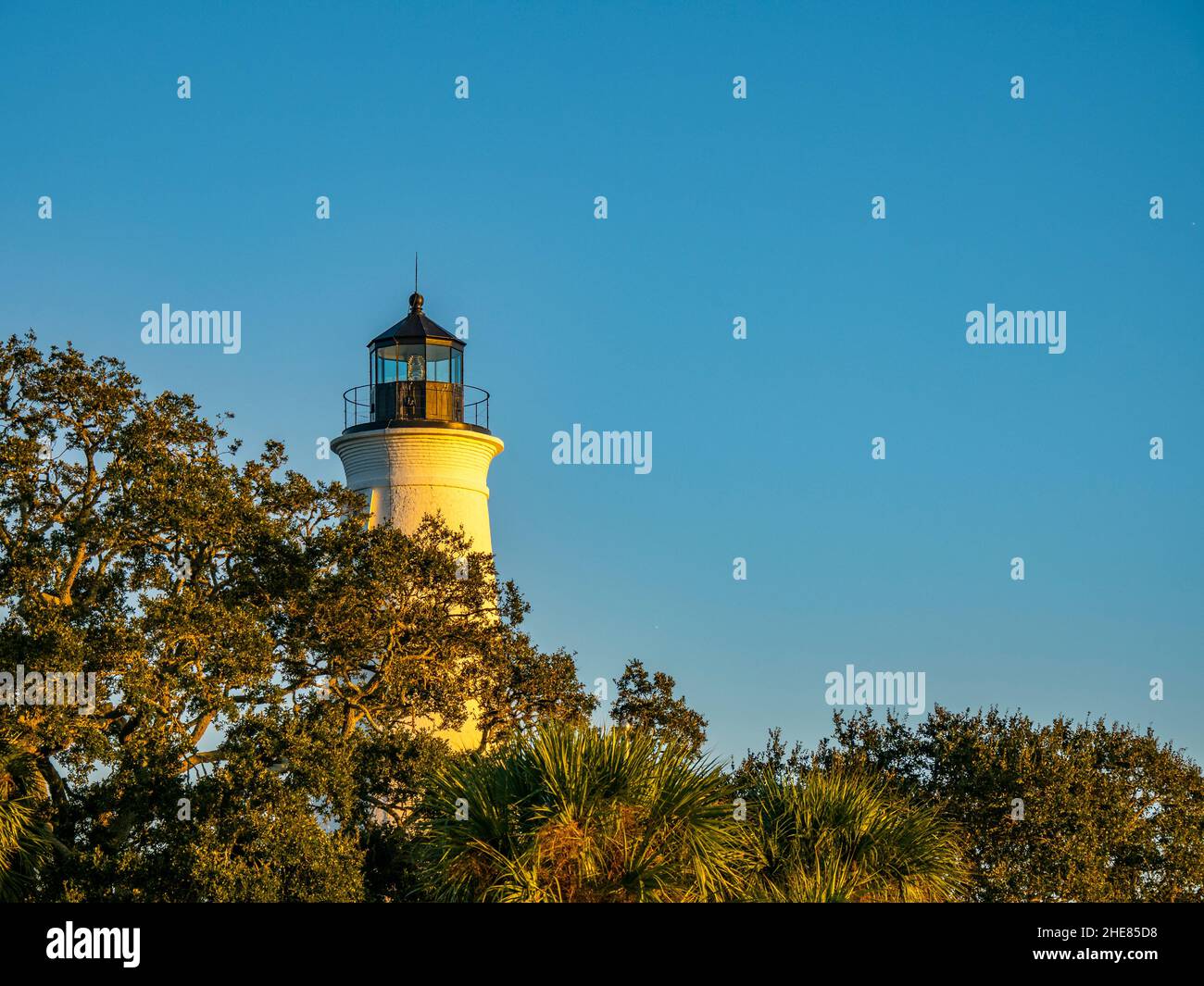 Faro di St Marks a St Marks National Wildlife Refuge sulla costa del Golfo del Messico in Florida Foto Stock