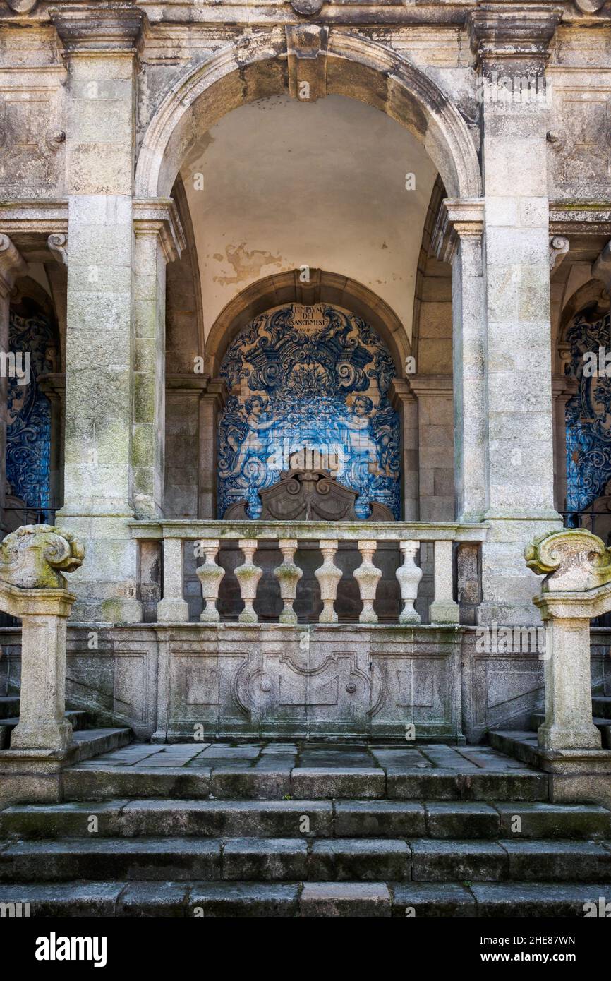 Azulejos dell'ingresso secondario della Cattedrale se di Porto, Portogallo Foto Stock