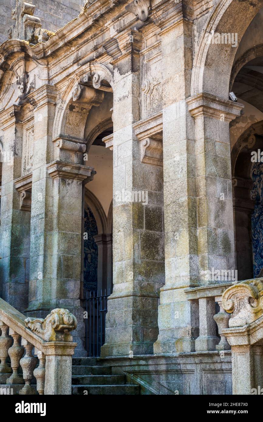 Ingresso secondario alla Cattedrale se di Porto, Portogallo Foto Stock