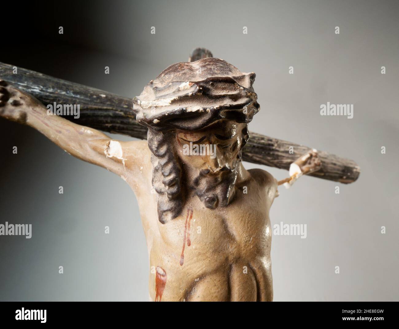 Crocifisso rotto immagini e fotografie stock ad alta risoluzione - Alamy
