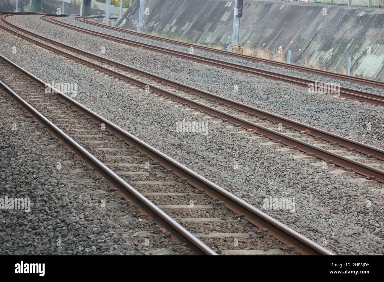 Infrastruttura ferroviaria: Set di 3 binari per il treno curvo Foto Stock