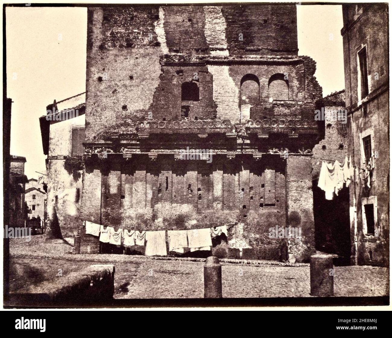 Stampa su carta salata, c.. 1855, di uno dei più antichi edifici medievali di Roma, digitalmente post-lavorati. (37859253605). Foto Stock