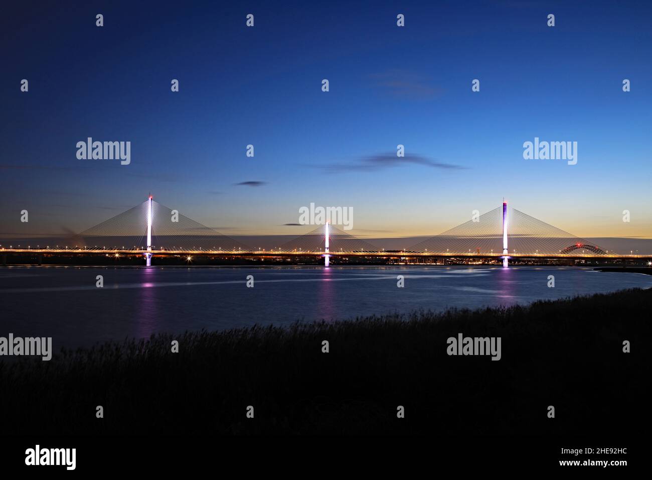 Mersey Gateway Bridge tra Runcorn e Widnes Foto Stock