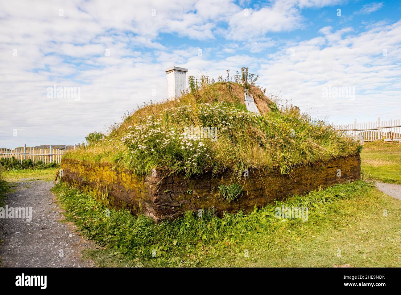 Viking Long House a l'Anse aux Meadows National Historic Site, Great Northern Peninsula, Terranova, Canada. Foto Stock