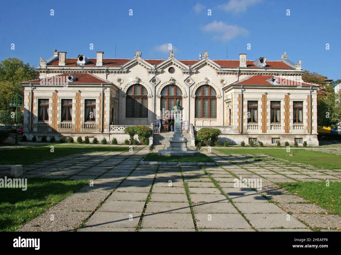 IL CHITALISHTE BULGARO 'DOBRI VOYNIKOV' NELLA CITTÀ DI SHUMEN ENTRA NEL REGISTRO DELLE BUONE PRATICHE DELL'UNESCO A SHUMEN, BULGARIA, 24 OTTOBRE 2007 Foto Stock