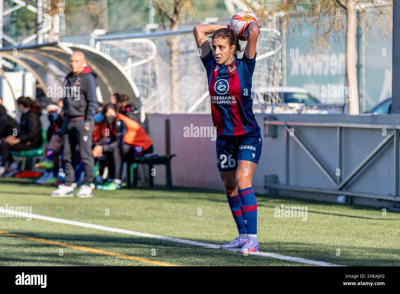 Siviglia, Spagna. 09th Jan 2022. Estela Carbonell (26) di Levante UD Donne viste durante la Primera Division Femenina match tra Real Betis Donne e Levante UD Donne a Luis del Sol Sport City a Siviglia. (Photo credit: Mario Diaz Rasero Credit: Gonzales Photo/Alamy Live News Foto Stock