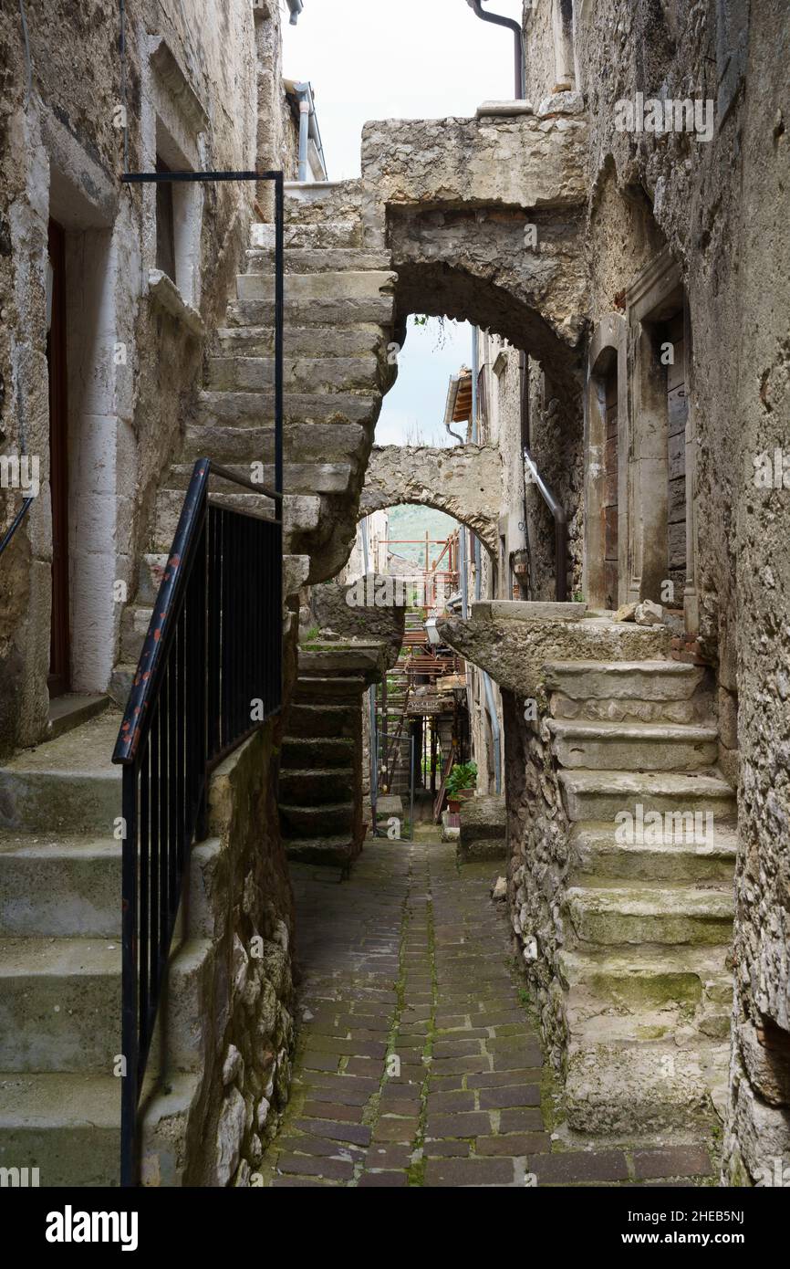 Castelvecchio Calvisio, borgo medievale nel Parco Naturale del Gran Sasso, provincia L Aquila, Abruzzo Foto Stock
