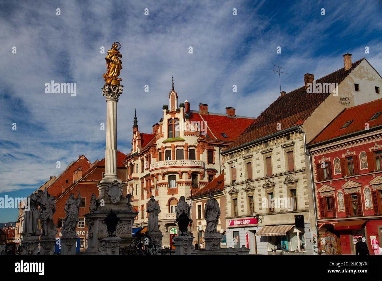 Piazza principale Maribor, Slovenia è la seconda città più grande della Slovenia e la più grande città della regione tradizionale della bassa Stiria. Maribor è anche t Foto Stock