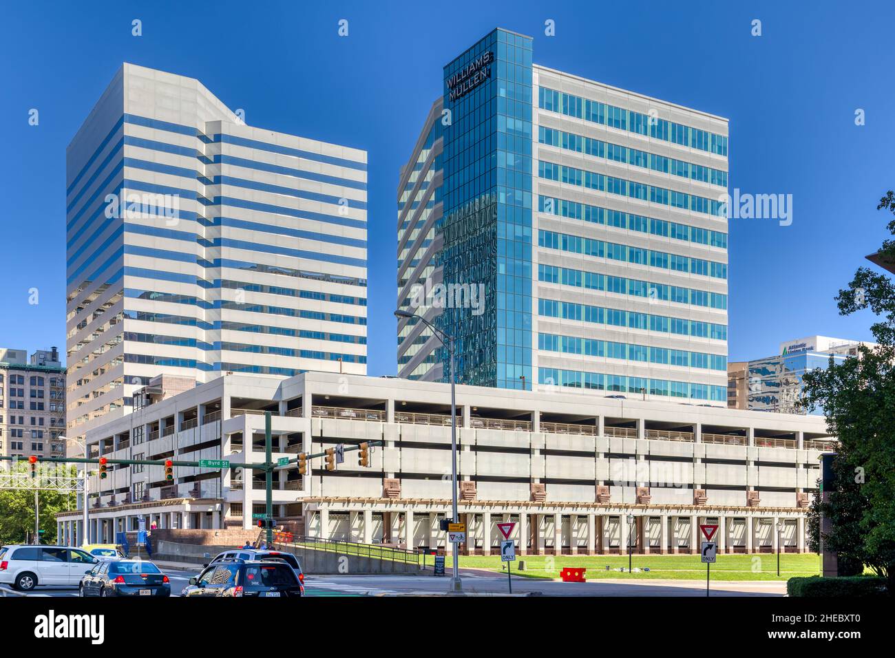 Williams Mullen Center (r) con un James Center (l). Foto Stock