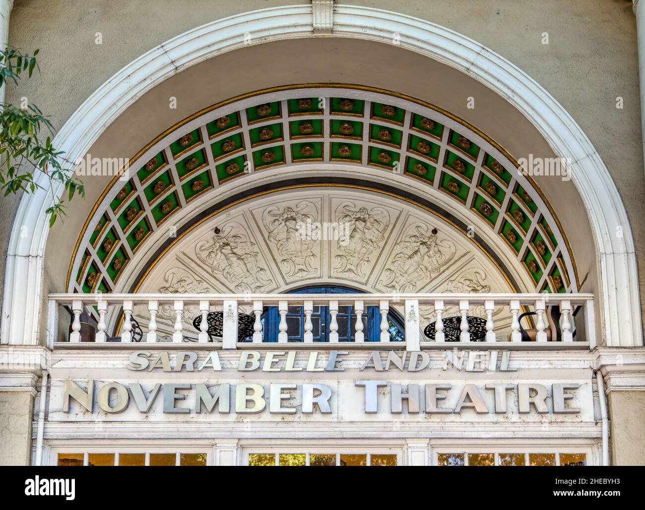 Il Teatro di Novembre è un punto di riferimento secolare nel quartiere storico commerciale di Broad Street, originariamente conosciuto come l'Empire Theatre. Foto Stock