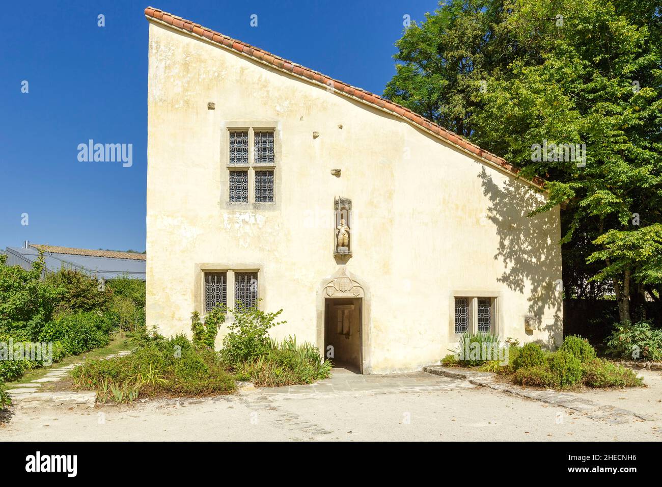 Francia, Vosgi, Domremy la Pucelle, luogo di nascita di Giovanna d'Arco, casa del 15th secolo in cui Giovanna d'Arco è nato etichettato Maison des Illutres (casa di una persona famosa) Foto Stock
