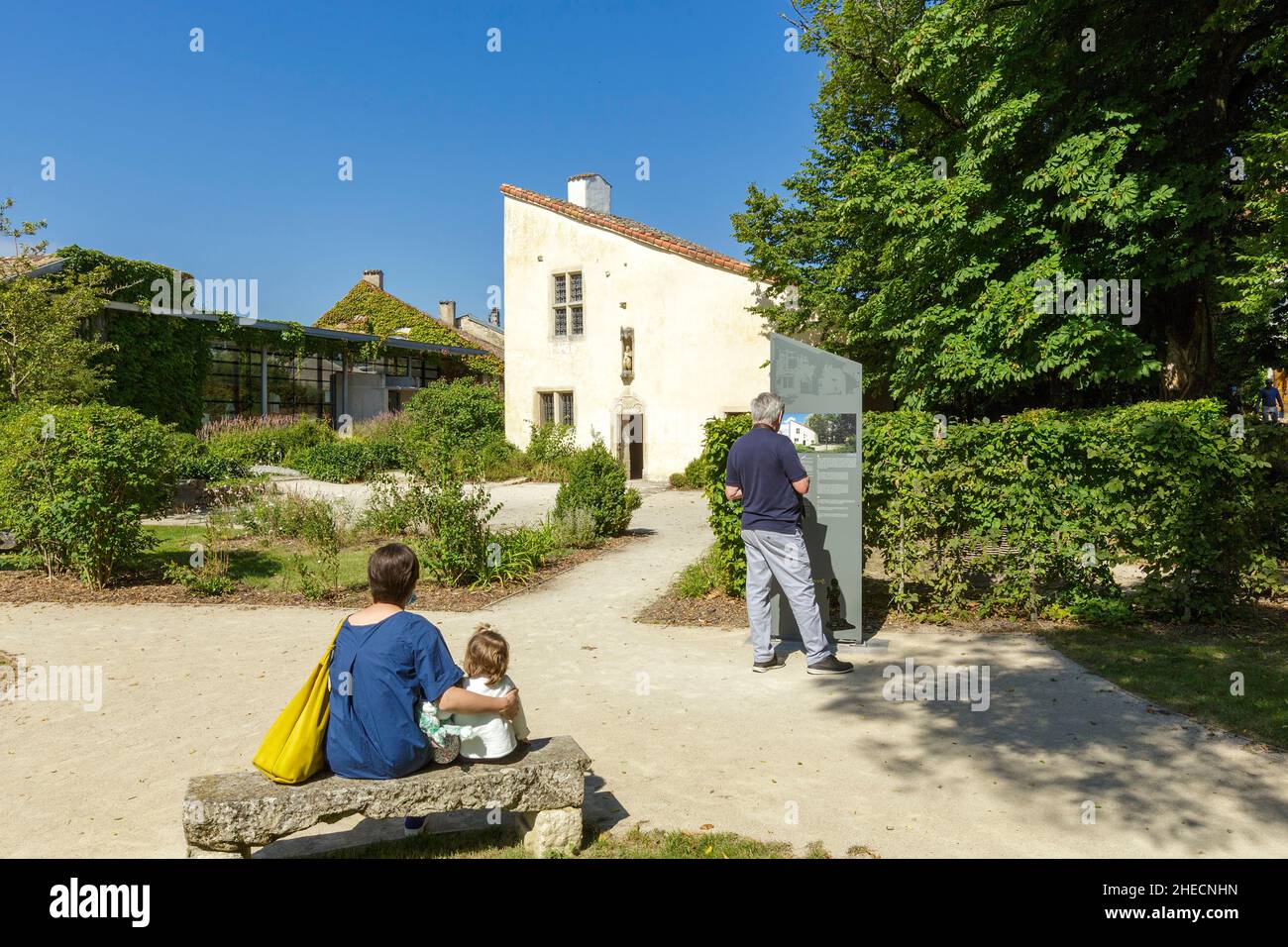 Francia, Vosgi, Domremy la Pucelle, luogo di nascita di Giovanna d'Arco, casa del 15th secolo in cui Giovanna d'Arco è nato etichettato Maison des Illutres (casa di una persona famosa) Foto Stock