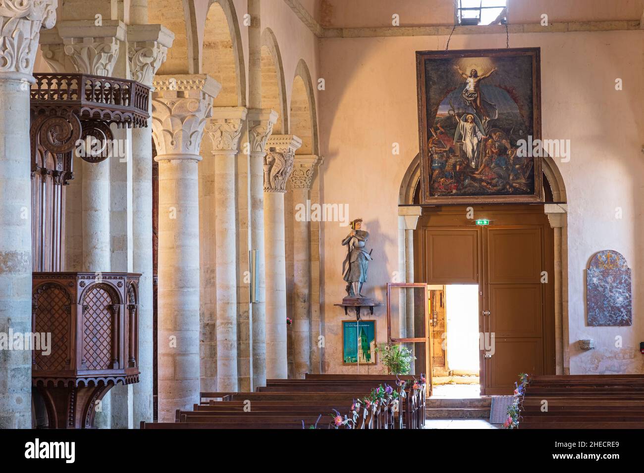 Francia, Nievre, Saint-Reverien, villaggio sulla via Lemovicensis o Vezelay, uno dei modi principali per Santiago de Compostela, 12th secolo Saint-Reverien chiesa romanica, Cluniac Site Foto Stock