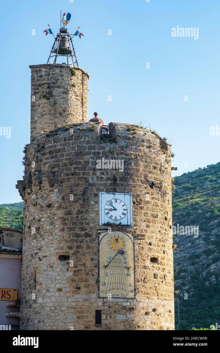 Francia, Gard, Anduze, chiamato porta delle Cévennes, 14th secolo Torre dell'Orologio Foto Stock