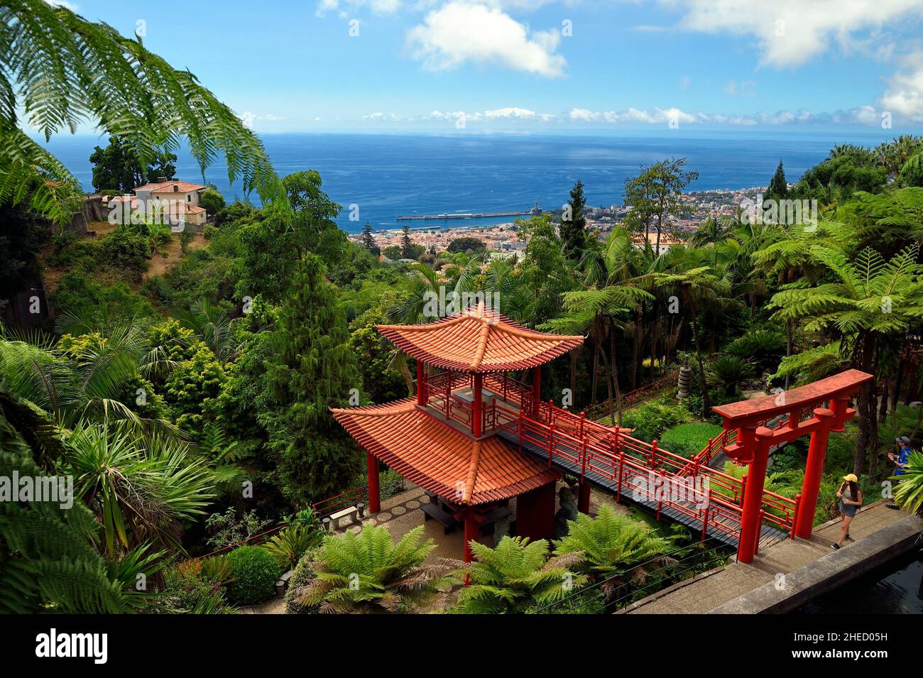 Portogallo, Isola di Madeira, Funchal, il giardino tropicale Monte Palace, il padiglione giapponese Foto Stock