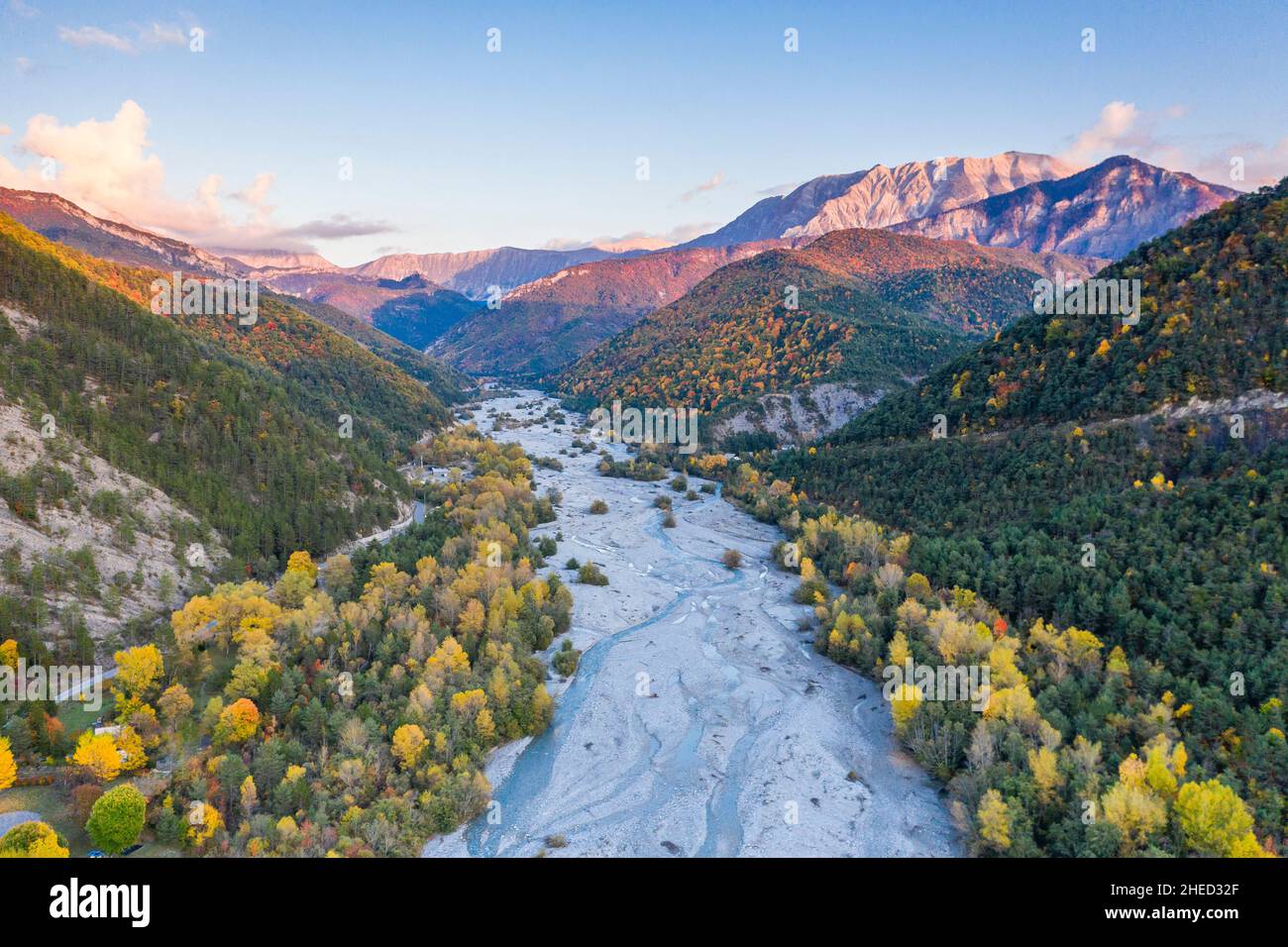 Francia, Alpes de Haute Provence, riserva naturale geologica dell'alta Provenza, la Javie, alta valle di Foto Stock