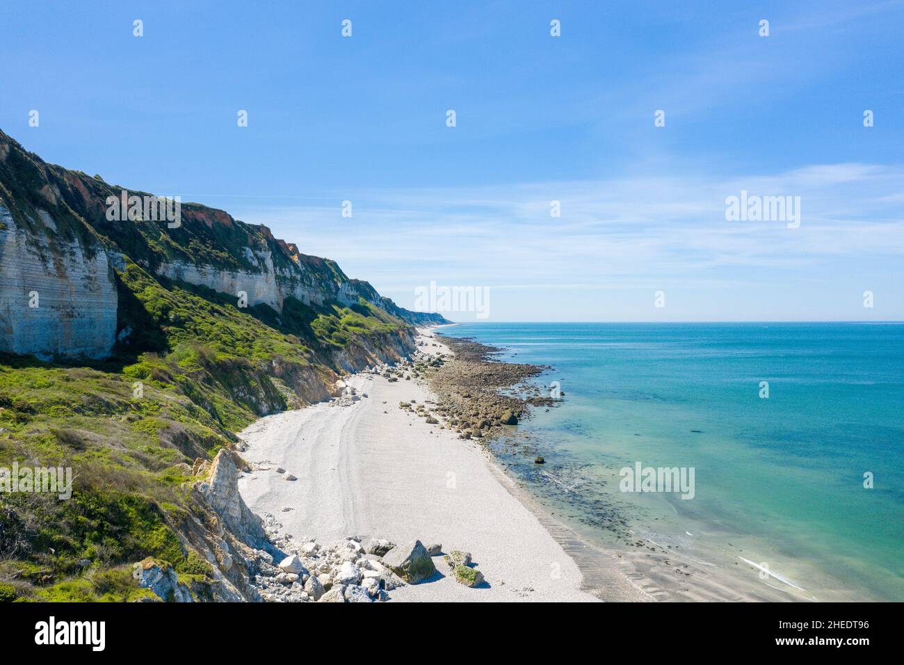 Questa foto di paesaggio è stata scattata in Europa, Francia, Normandia, vicino a Deauville, in estate. Possiamo vedere le scogliere Normanne sulla riva del Mare del canale, u Foto Stock