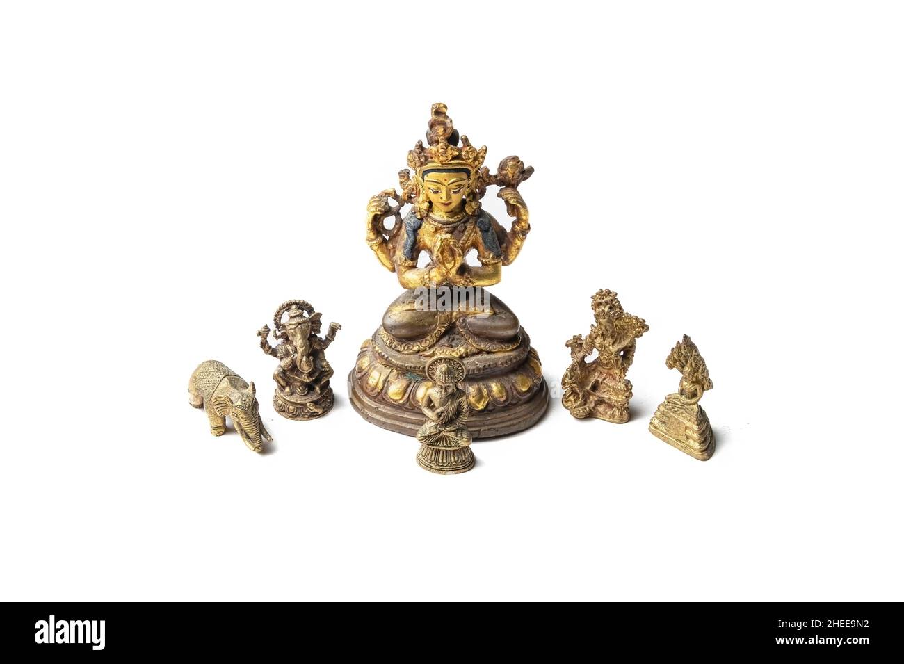 Statua del Buddha di bronzo con divinità indù intorno Foto Stock