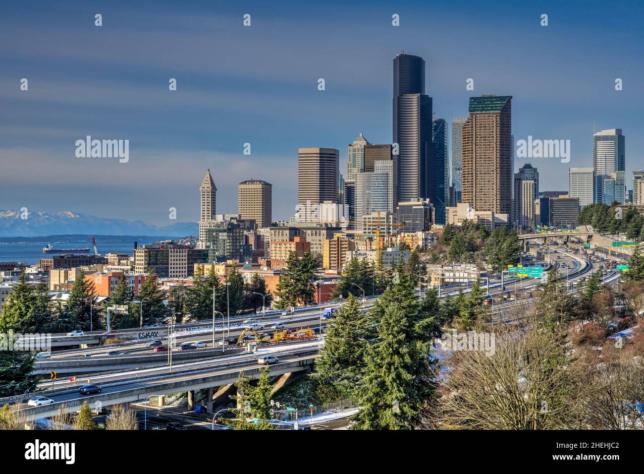 Skyline del centro con l'Interstate 5, Seattle, Washington, Stati Uniti Foto Stock