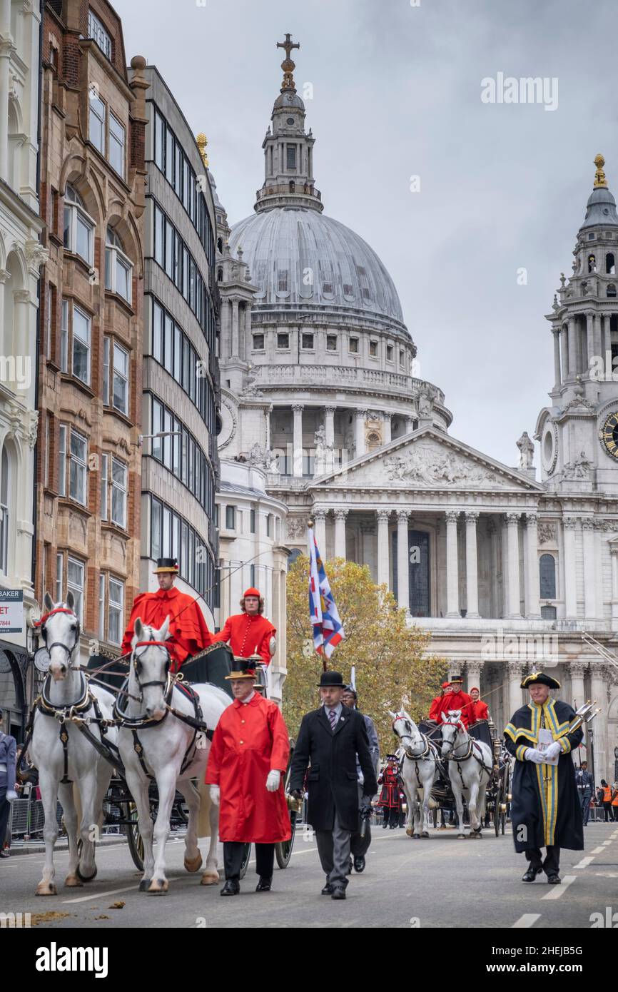 Guardiani e allenatori e il Lord Mayor of London's show, City of London Financial District, Londra, Inghilterra, Regno Unito Foto Stock