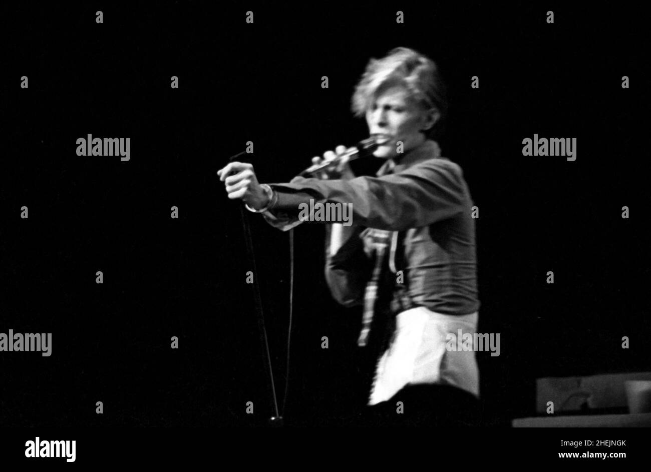 Upper Darby PA - 1974 - David Bowie suona al teatro della torre durante il Diamond Dogs Tour nel 1974 Credit Ross Marino / Rock negatives / MediaPunch Foto Stock