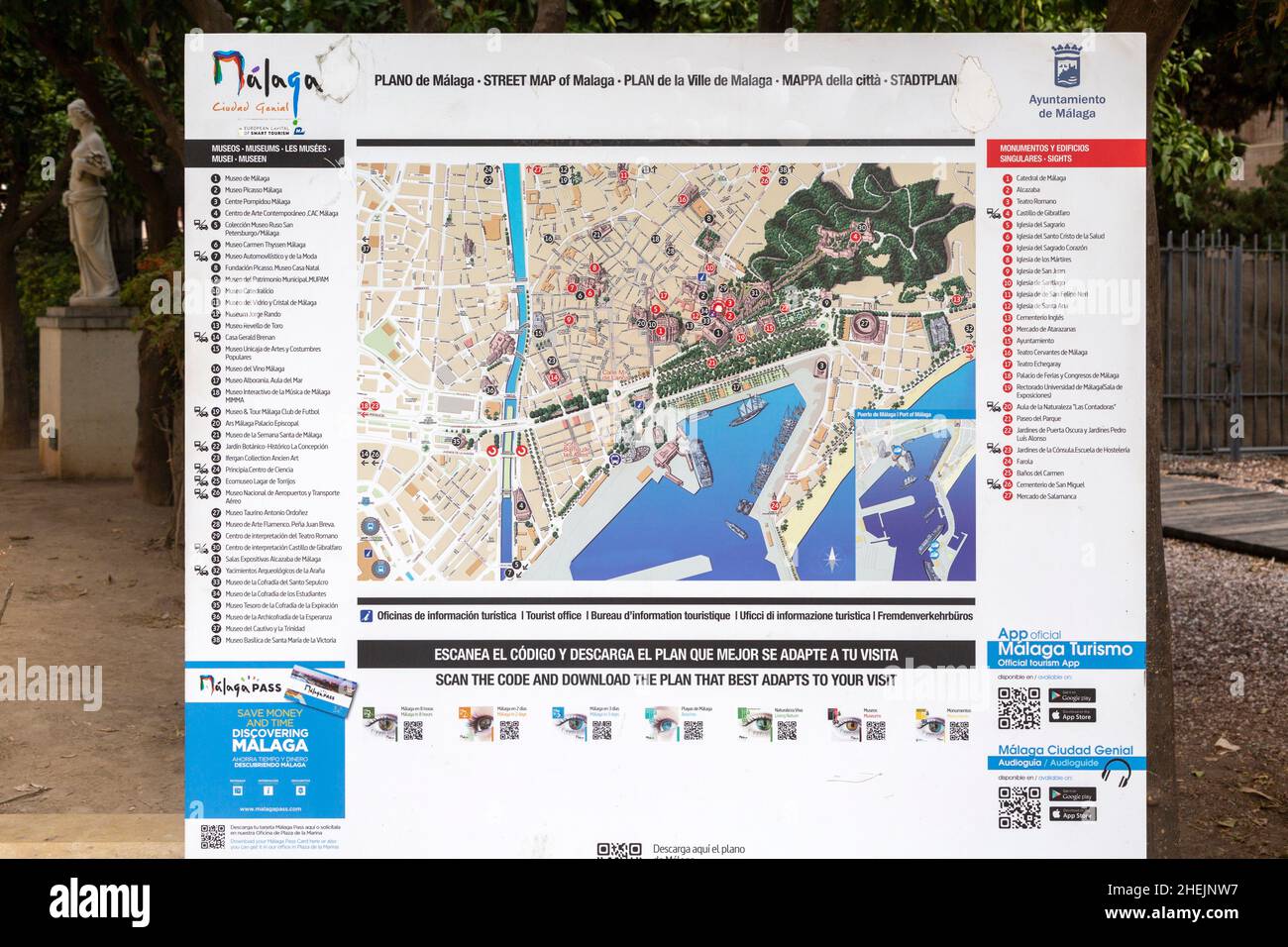 Pianta la mappa del centro di Malaga, Andalusia, Spagna che mostra le località delle principali attrazioni turistiche Foto Stock