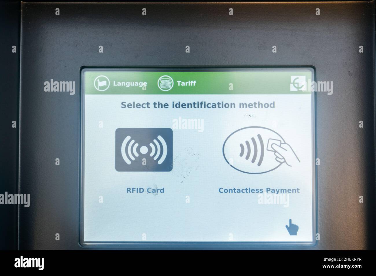 RFID touch screen e pagamento senza contatto per la ricarica di veicoli elettrici presso Osprey Charge Point. Foto Stock