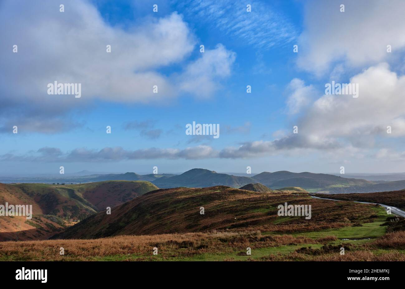 Bodbury Ring, Carding Mill Valley, Caer Caradoc, Hope Bowdler Hill, il Lawley e il Wrekin visto dal Burway sul Long Mynd, Chiesa Stretton, Foto Stock