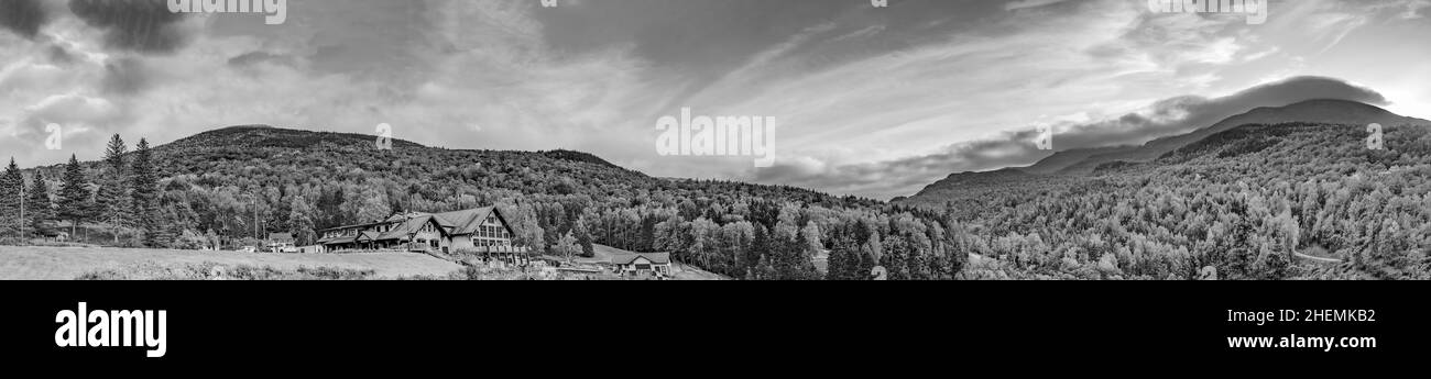 Vista dal Monte Washington nel New Hampshire nella luce del pomeriggio a Gorham Foto Stock