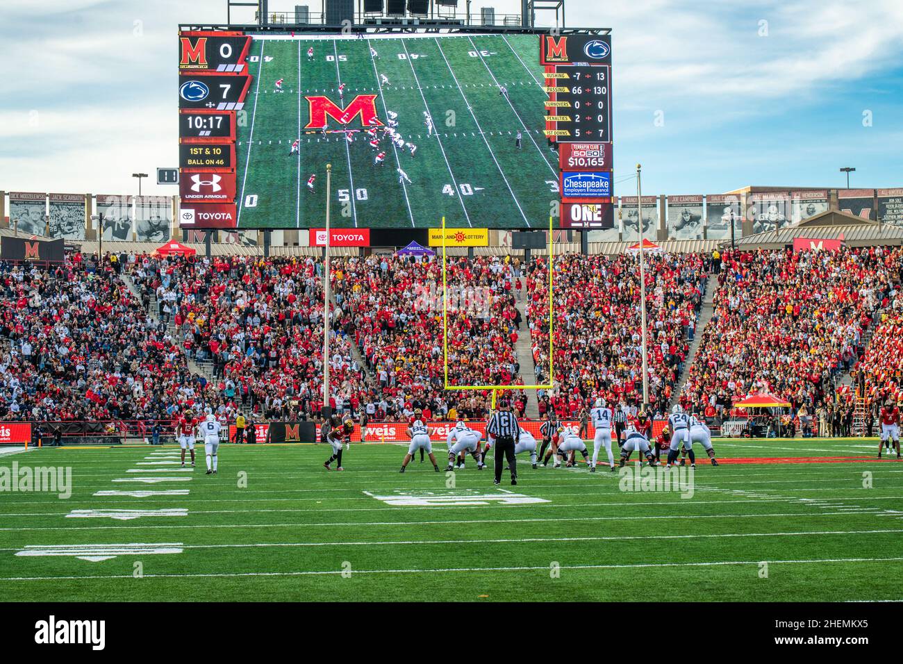 Giocatori da UMD e PSU sul campo al Maryland Stadium Foto Stock