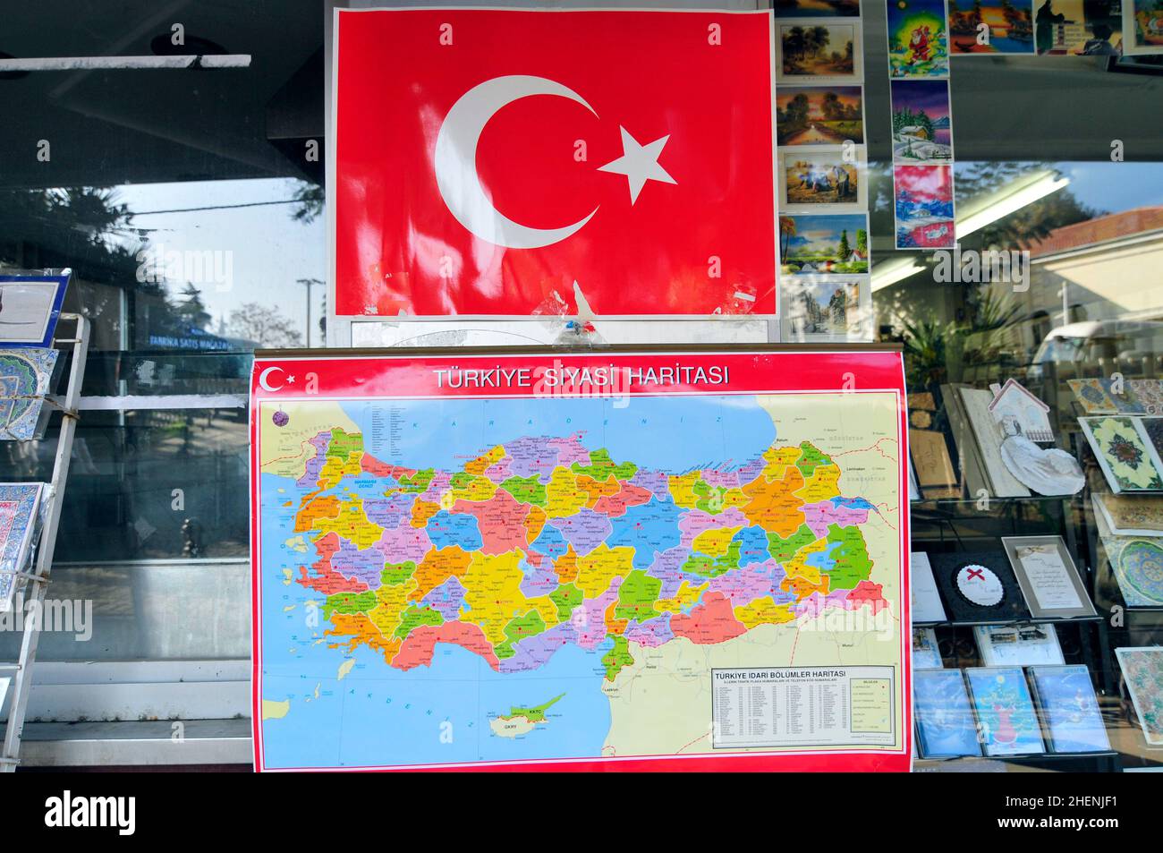 Mappa della Turchia in vendita in un piccolo negozio a Istanbul, Turchia. Foto Stock
