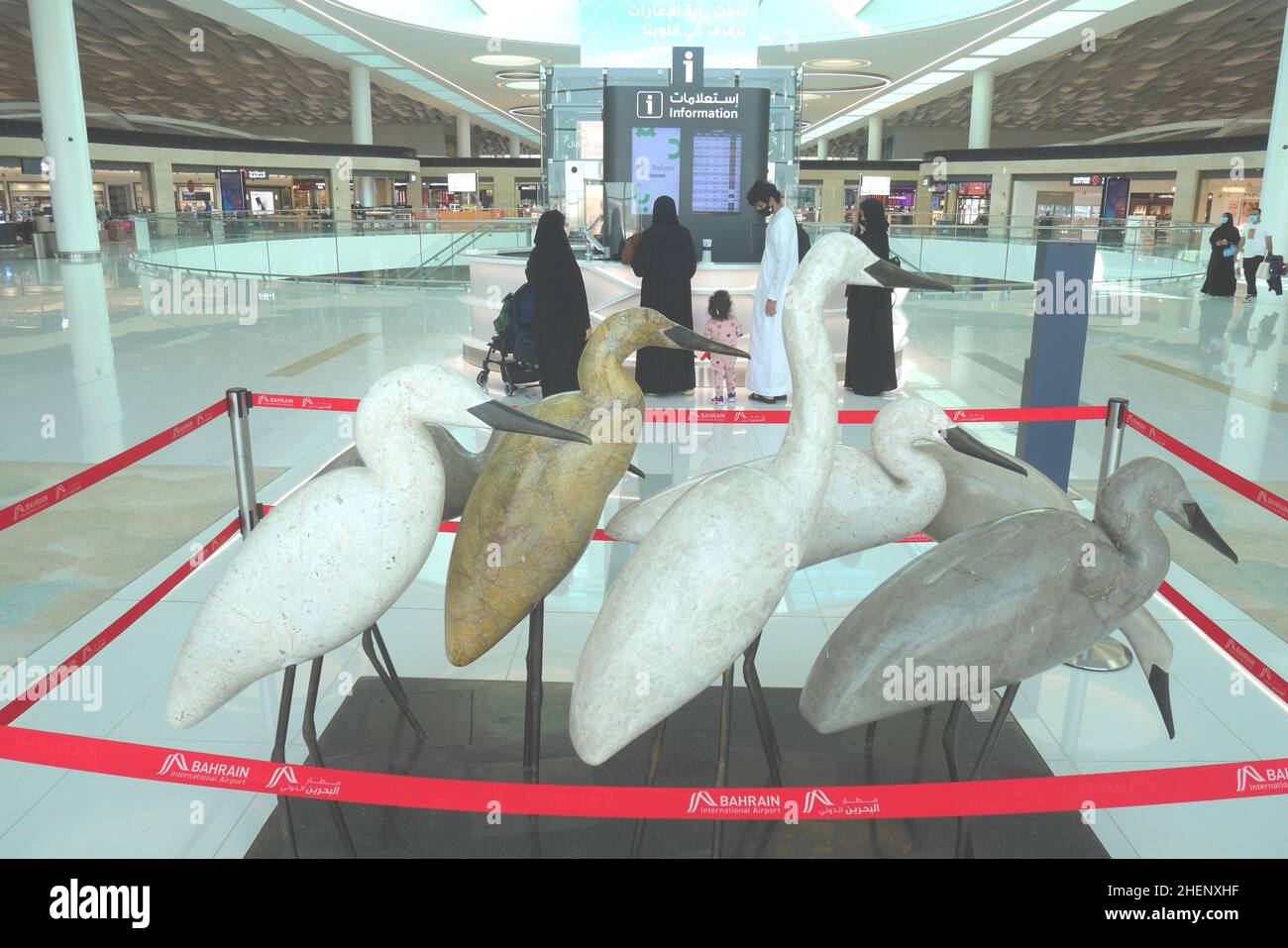 Stork artwork all'interno del nuovo edificio del terminal, Bahrain International Airport, Muharraq, Kingdom of Bahrain Foto Stock