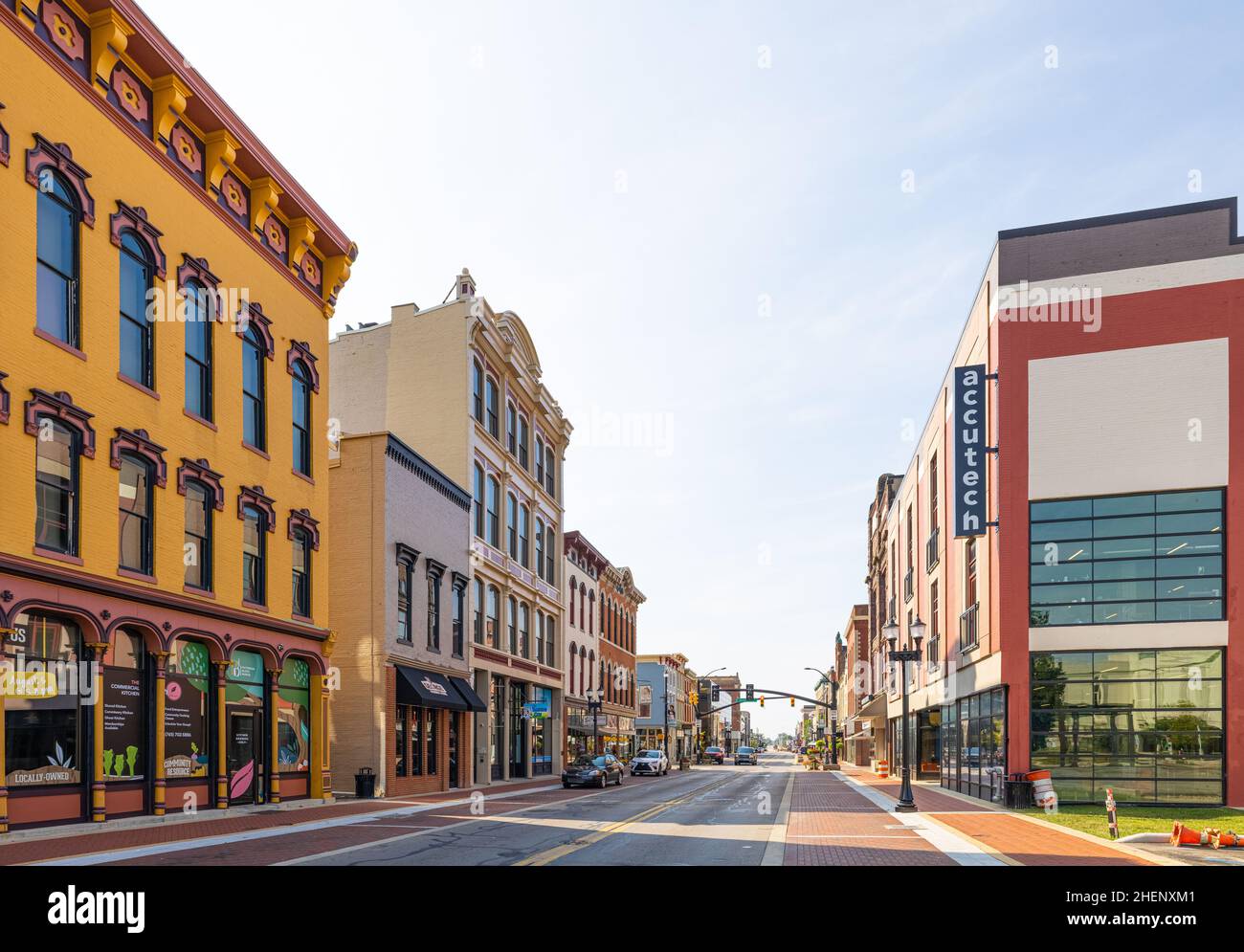 Muncie, Indiana, Stati Uniti d'America - 21 agosto 2021: Il quartiere degli affari in Walnut Street Foto Stock