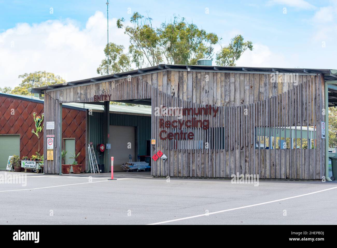 L'ingresso al Centro comunitario di riciclaggio (Tip Shop) presso l'impianto di trattamento dei rifiuti di Tuncurry, nella regione del nuovo Galles del Sud, Australia Foto Stock