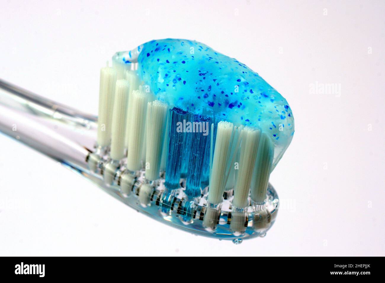 Spazzolino da denti con dentifricio Foto Stock