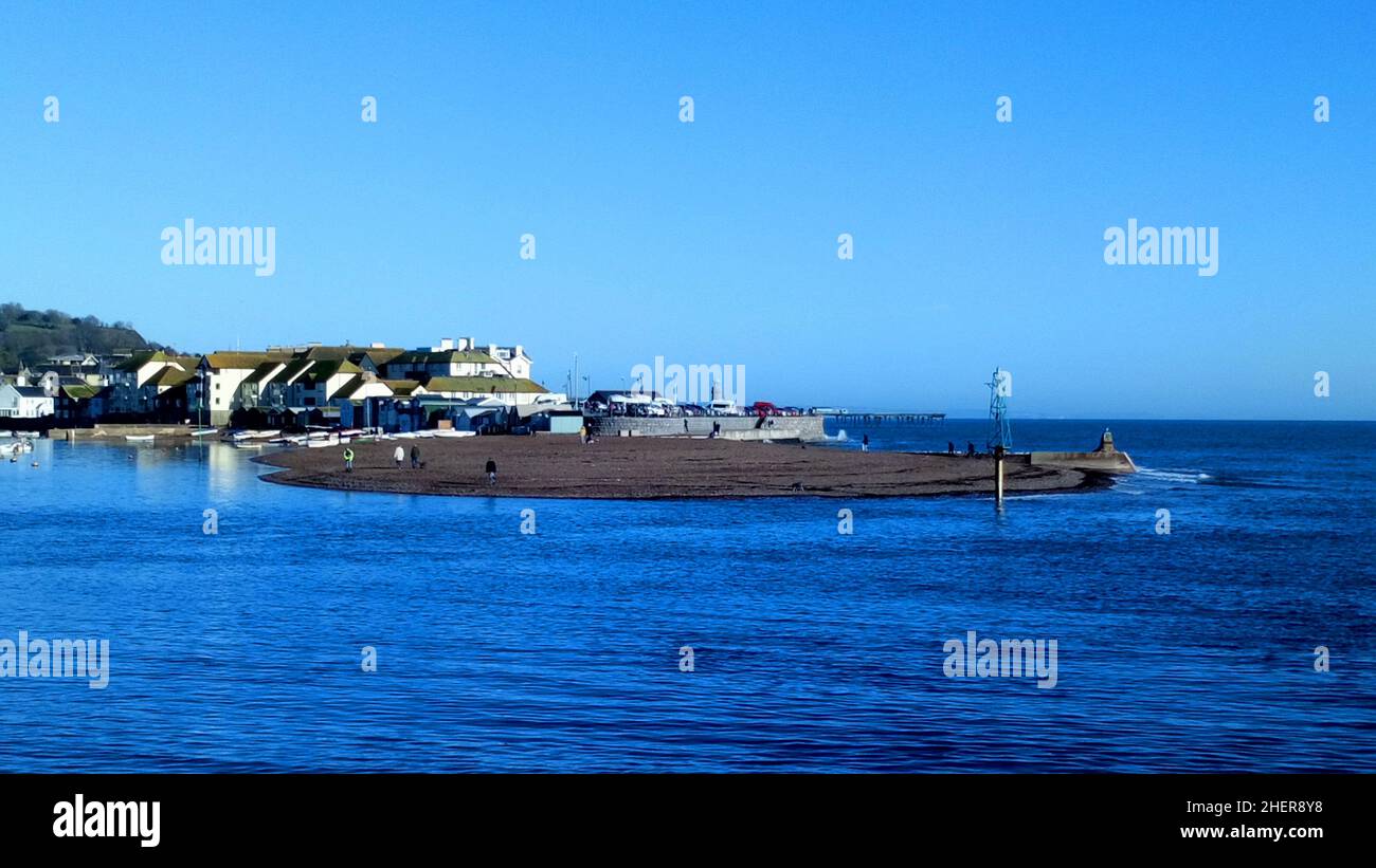 The Point, Teignmouth, Devon, Inghilterra, Regno Unito. Foto che mostra la grande riva di sabbia alla foce dell'estuario del fiume Teign. Foto Stock
