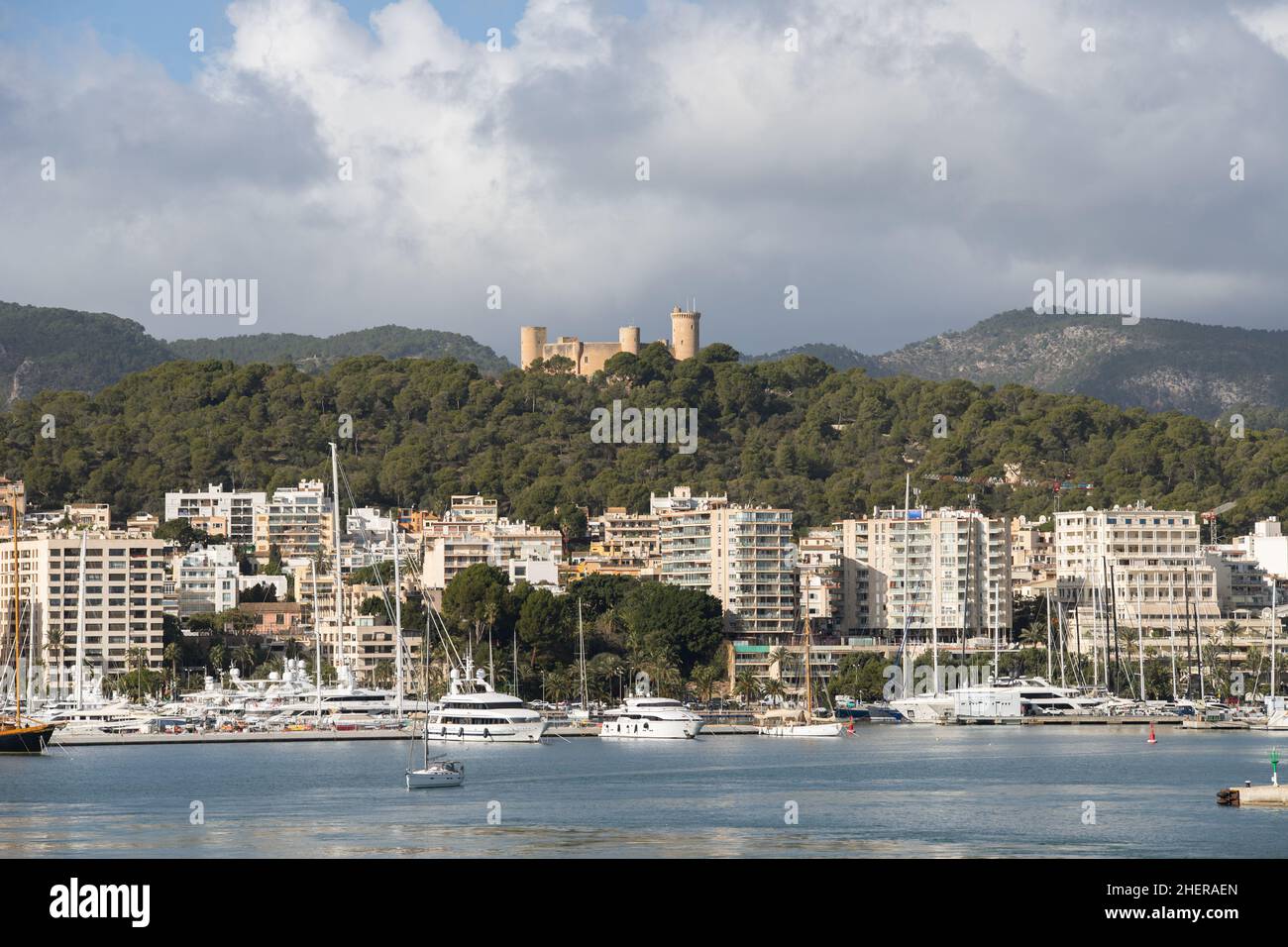 Castillo de Bellver desde el mar Foto Stock