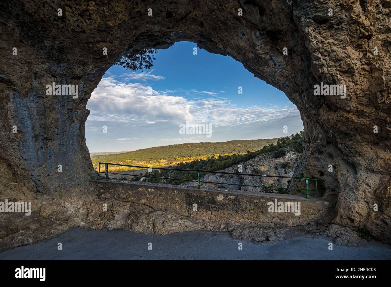 Finestra del diavolo. Ventano del Diablo. Villalba de la Sierra, Cuenca, Spagna - Europa. El Ventano del Diablo è un punto di vista naturale a forma di cav Foto Stock
