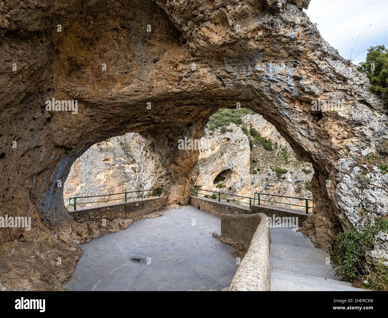 Finestra del diavolo. Ventano del Diablo. Villalba de la Sierra, Cuenca, Spagna - Europa. El Ventano del Diablo è un punto di vista naturale a forma di cav Foto Stock