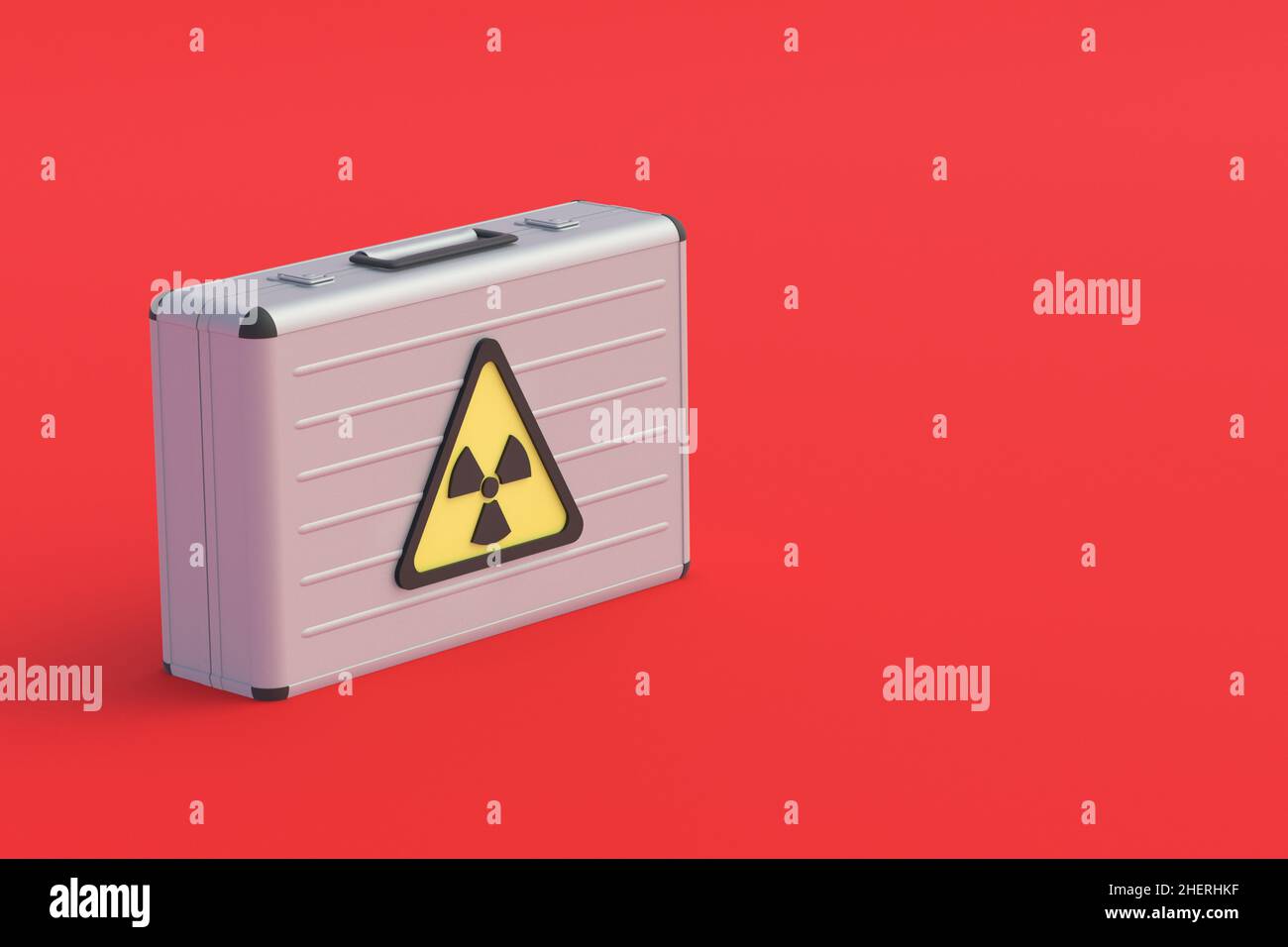 Valigia in metallo con cartello radioattivo. Valigetta nucleare. Il concetto di trasporto di sostanze radioattive. Sviluppo di armi biologiche. DaN Foto Stock