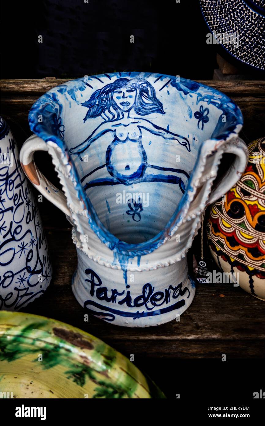Vaso di nascita, fabbrica di ceramica, Ubeda, un centro di ceramica, Ubeda, Andalusia, Spagna Foto Stock