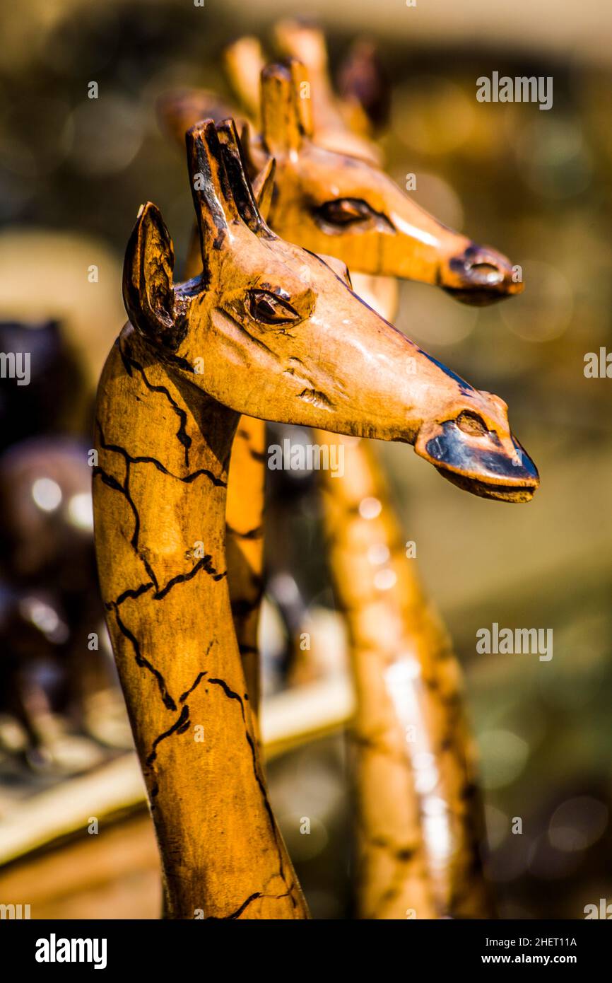 Giraffa di legno Figurine, Sudafrica, Knysna Foto Stock