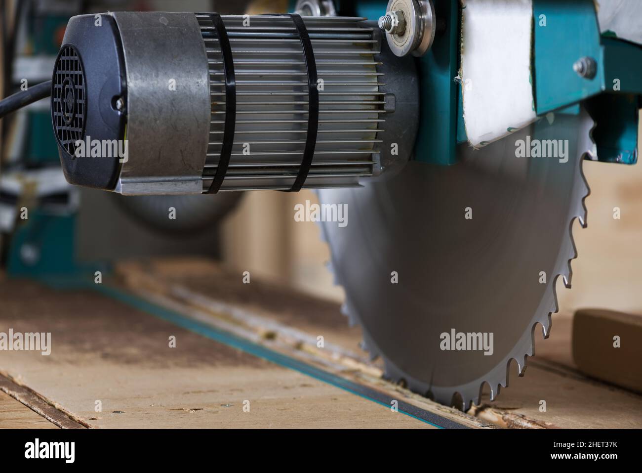 sega circolare per legno e materiali legnosi Foto Stock