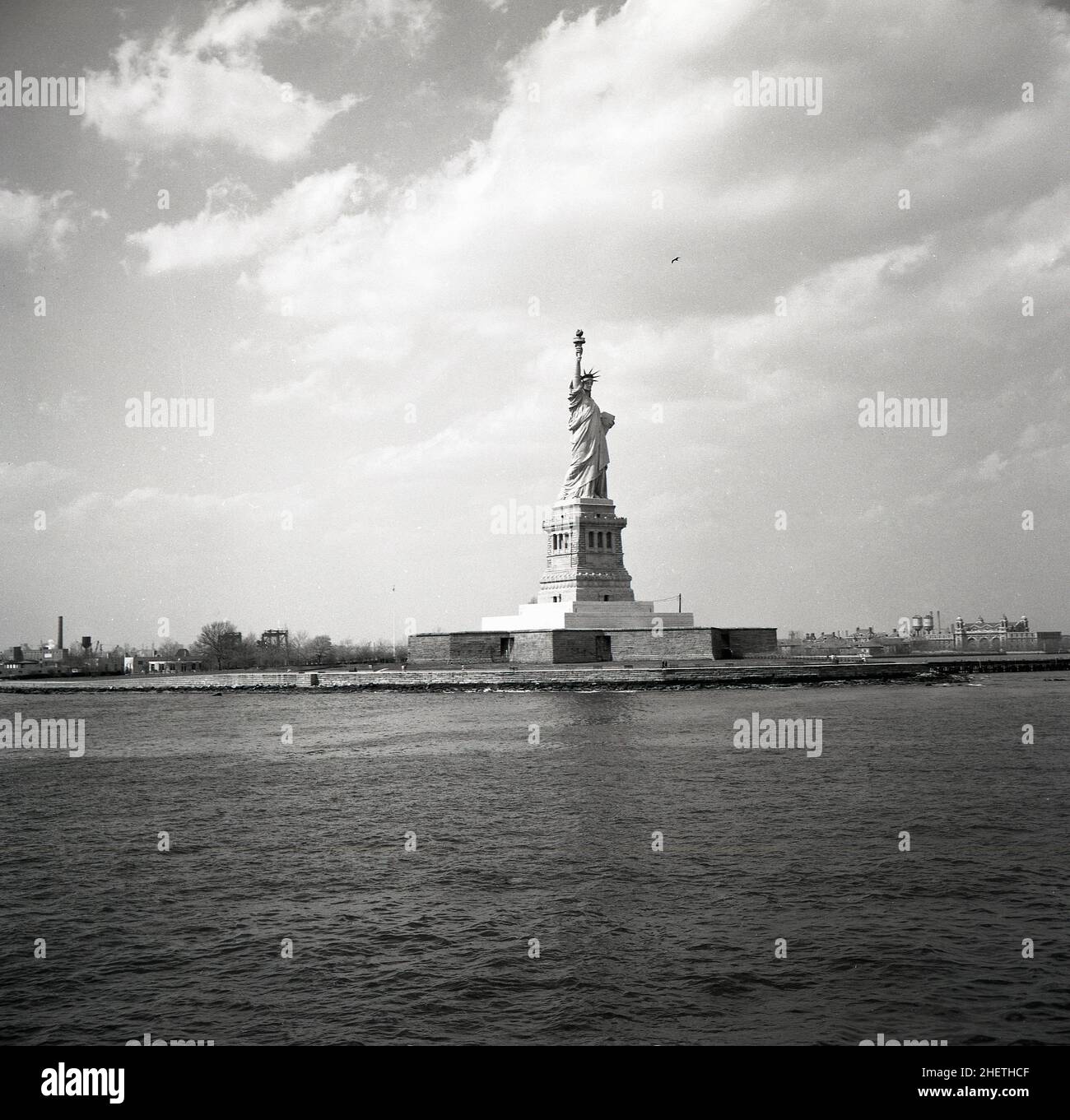 1960s, Historical, J Allan Cash picutre della Statua della libertà a Ellis Island, New York, NY, USA. Foto Stock