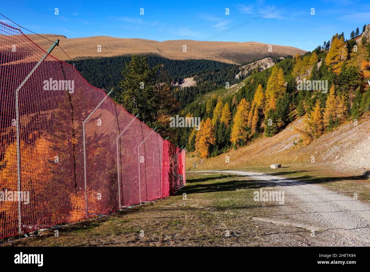 Piste da sci in autunno a Seceda, Dolomiti, Italia Foto Stock