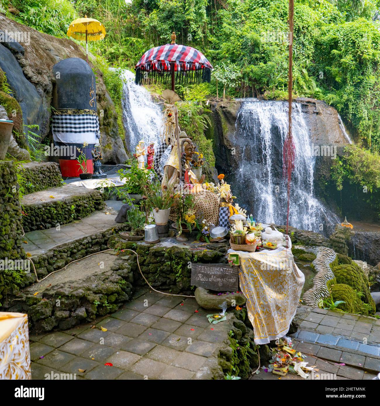 Altare a Kisah Ratu Niang Sakti pura Dalem Pengembak Sanur a Bali, Indonesia Foto Stock