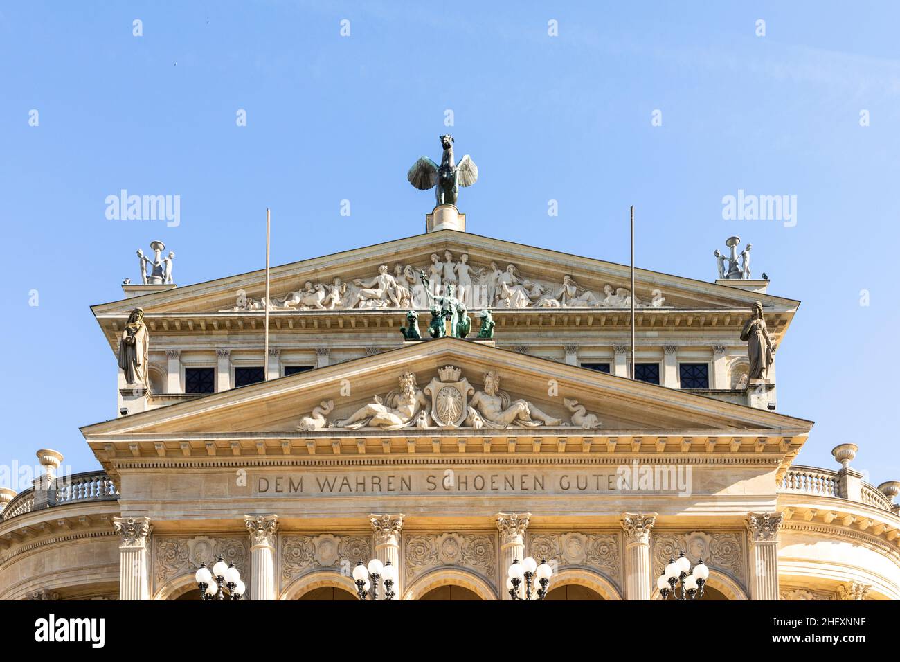 Facciata del vecchio teatro dell'opera a Francoforte sul meno Foto Stock